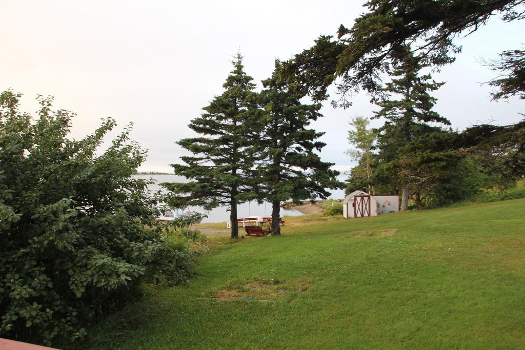 Mountain Vista Seaside Cottages Big Bras d'Or Exterior photo